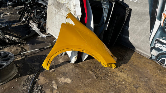 Toyota Prius ZVW60 десен калник