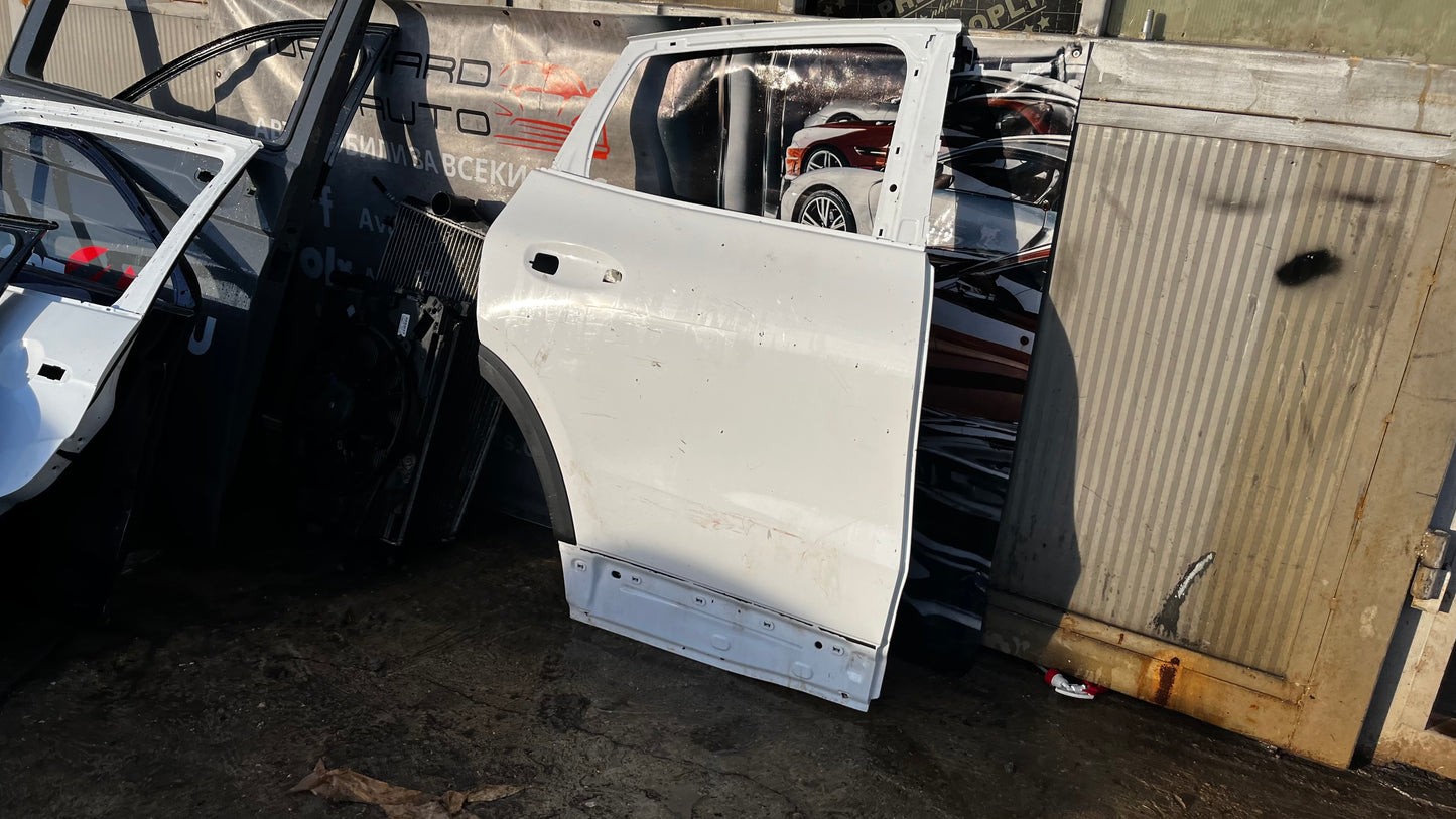 Mercedes GLA W247 задна дясна врата