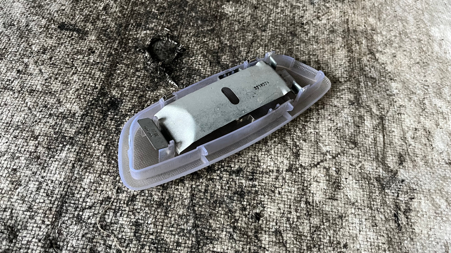 Mercedes C W203 плафон
