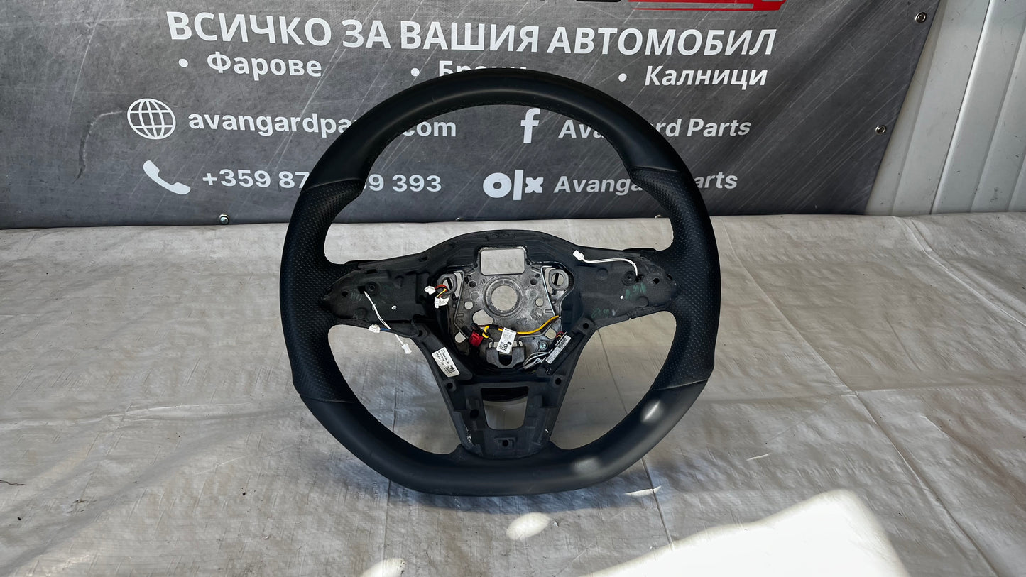 Volkswagen Golf 8 волан с пера