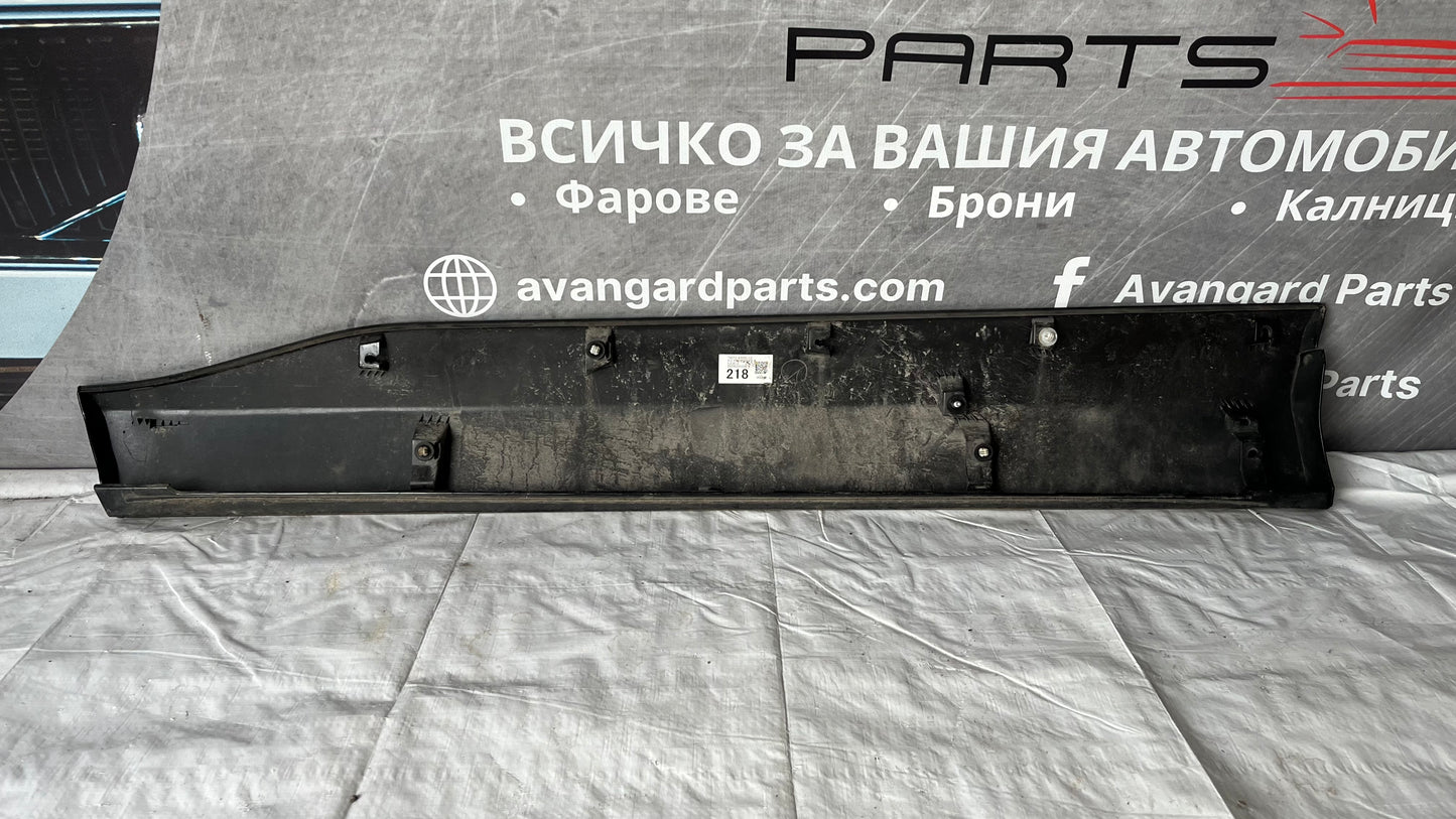 Декоративна лайстна за предна дясна врата Toyota RAV4 2019-