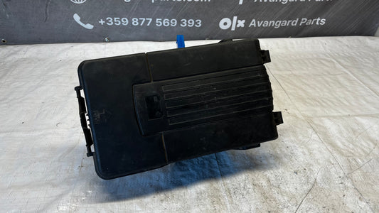 Volkswagen Golf 5 капак за акумулатор