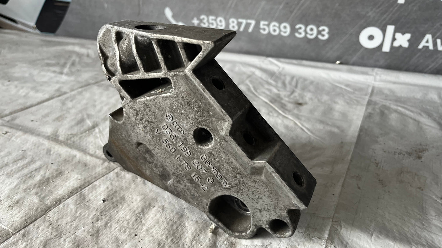 Лапа за двигател VW Golf 5