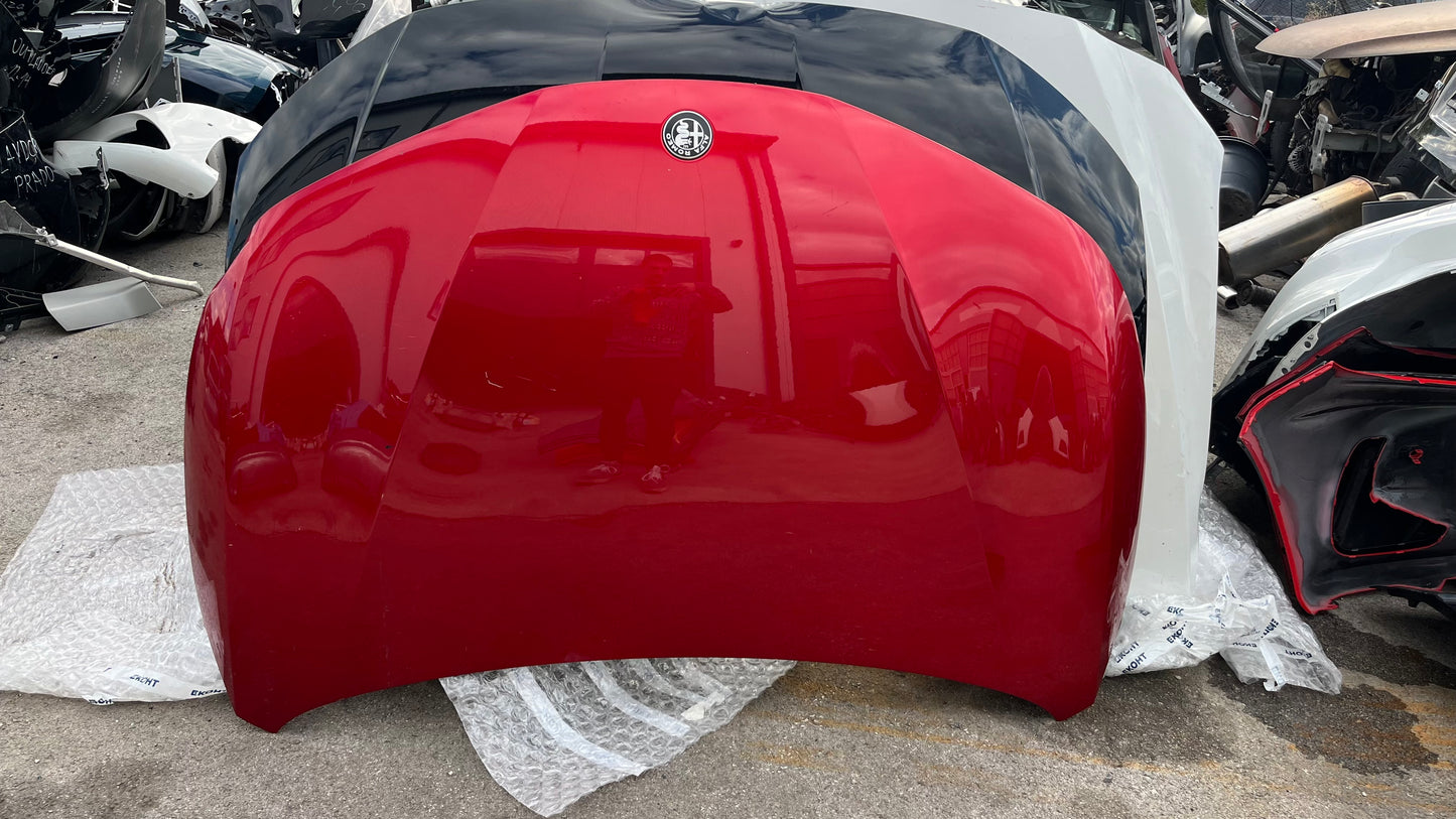 Alfa Romeo Junior преден капак