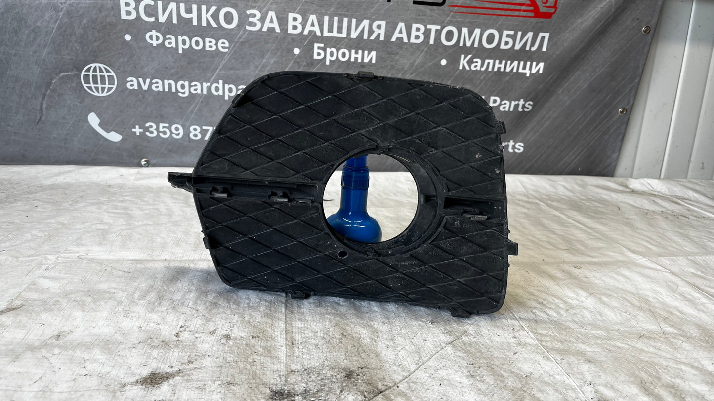 BMW X6 E71 лява решетка за халоген