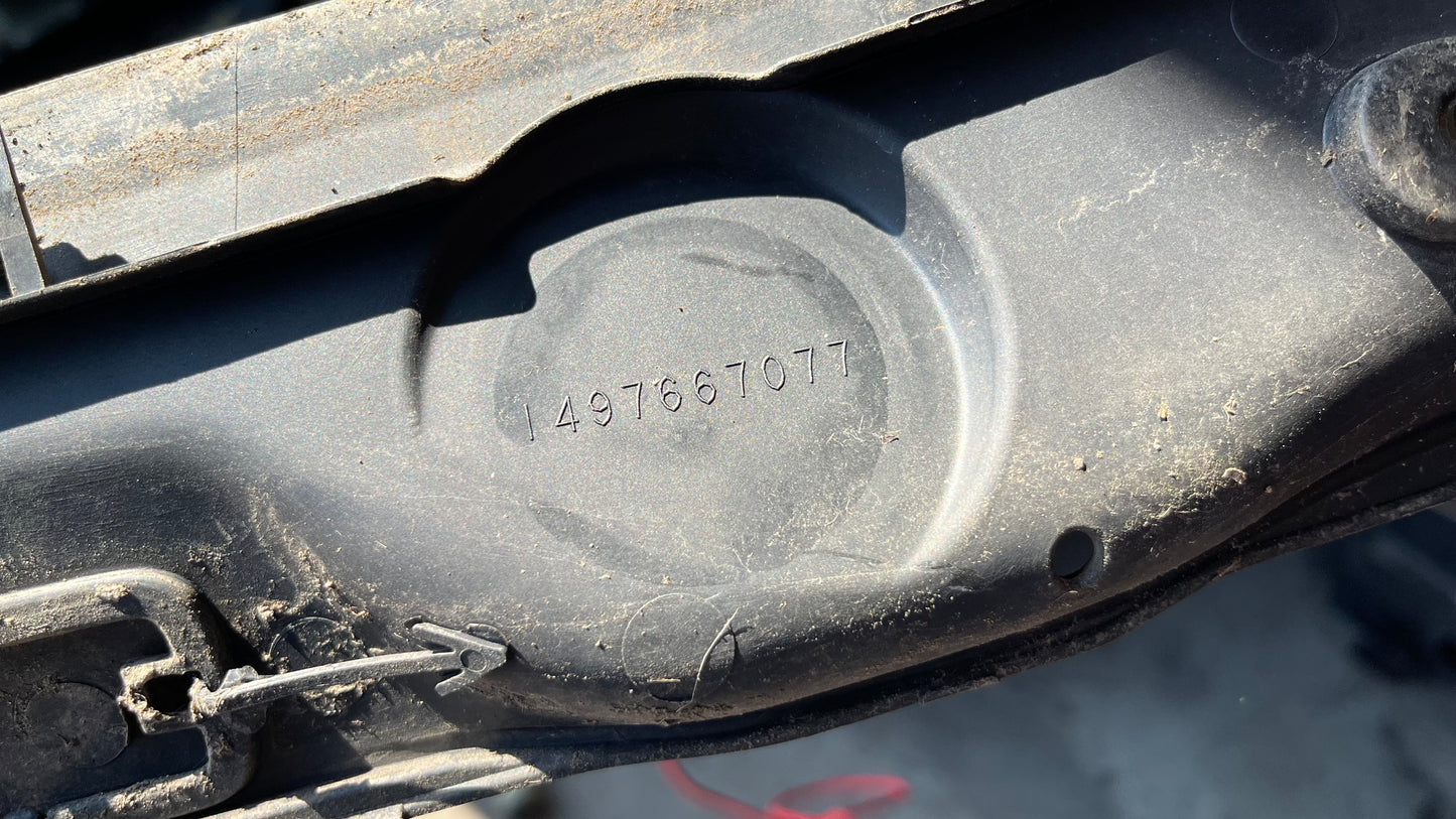 Peugeot Expert 2 решетка под чистачки