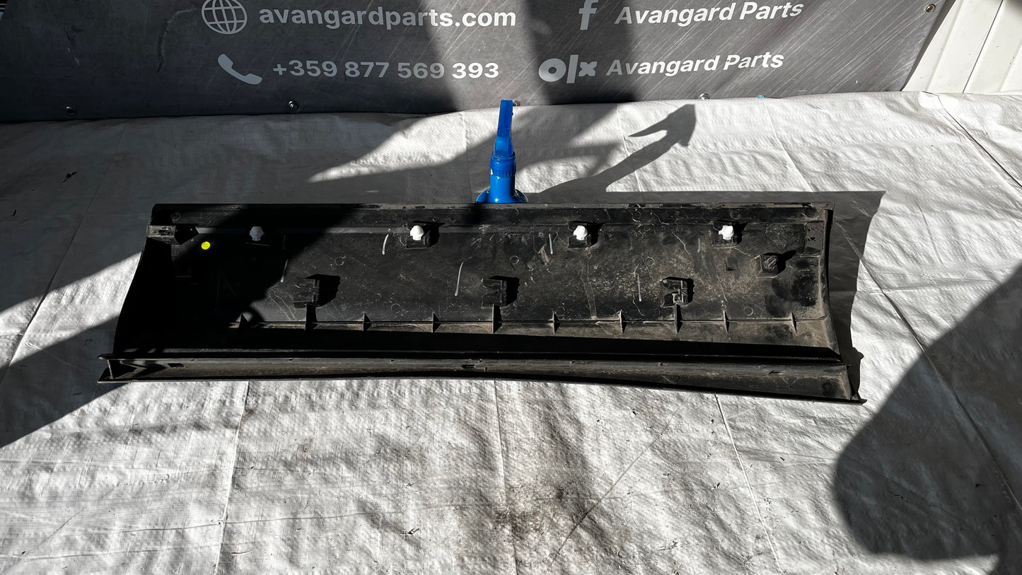 Volkswagen Tiguan 2 декоративна лайстна задна дясна