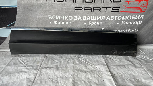 Дркоративна лайстна за предна дясна врата VW Tiguan 2