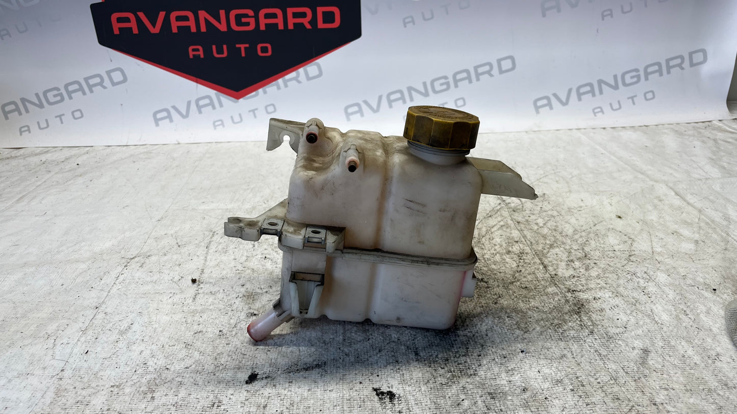 Chevrolet Captiva 06- казанче за антифриз