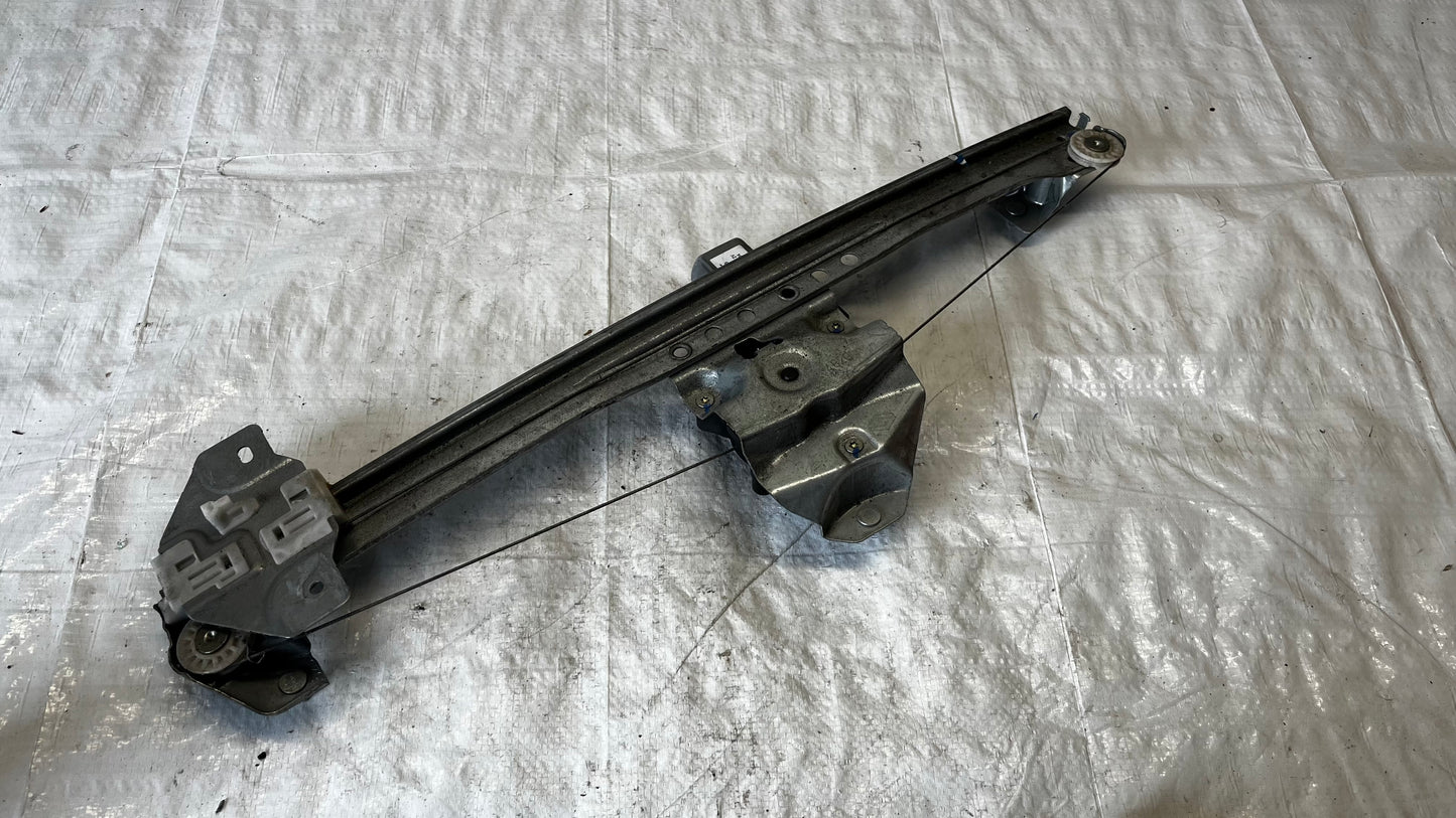 Dacia Dokker механизъм преден десен стъклоповдигач