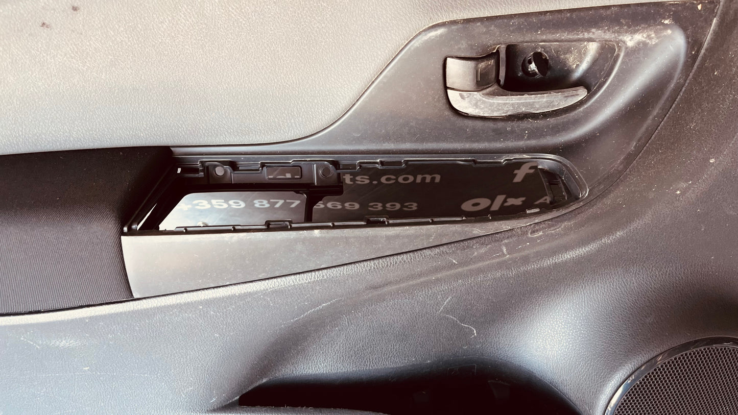 Кора за предна лява врата Toyota Yaris 2011-2018