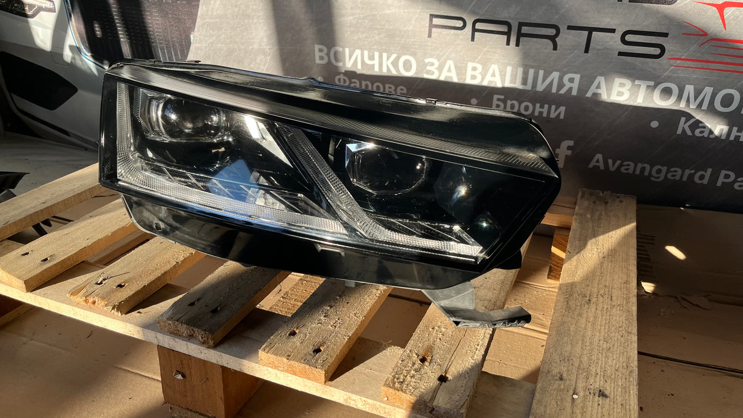 Десен фар Skoda Octavia 2022-