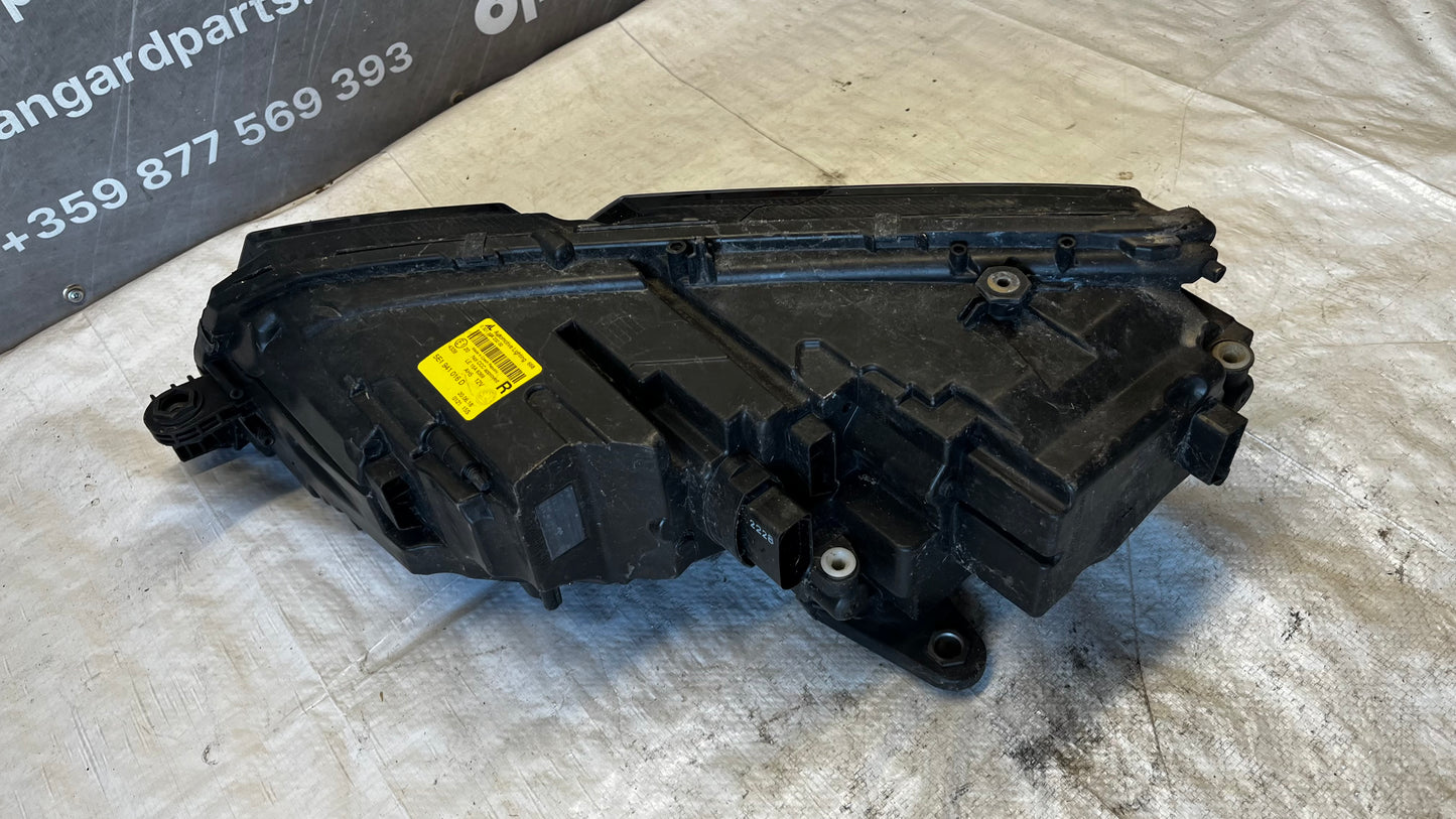 Skoda Octavia 3 18- десен фар