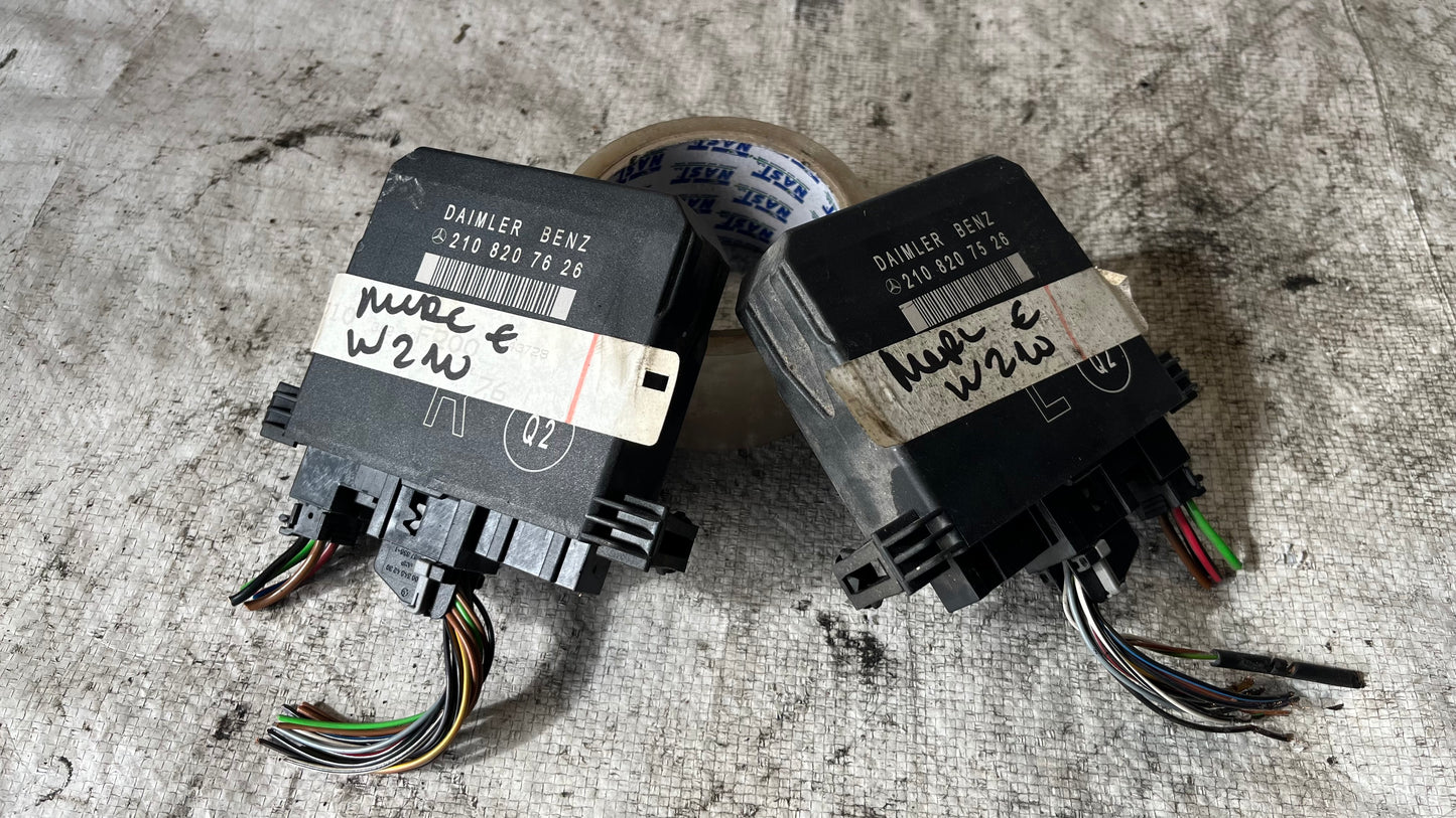 Mercedes E W210 2 броя гълтач за ключ