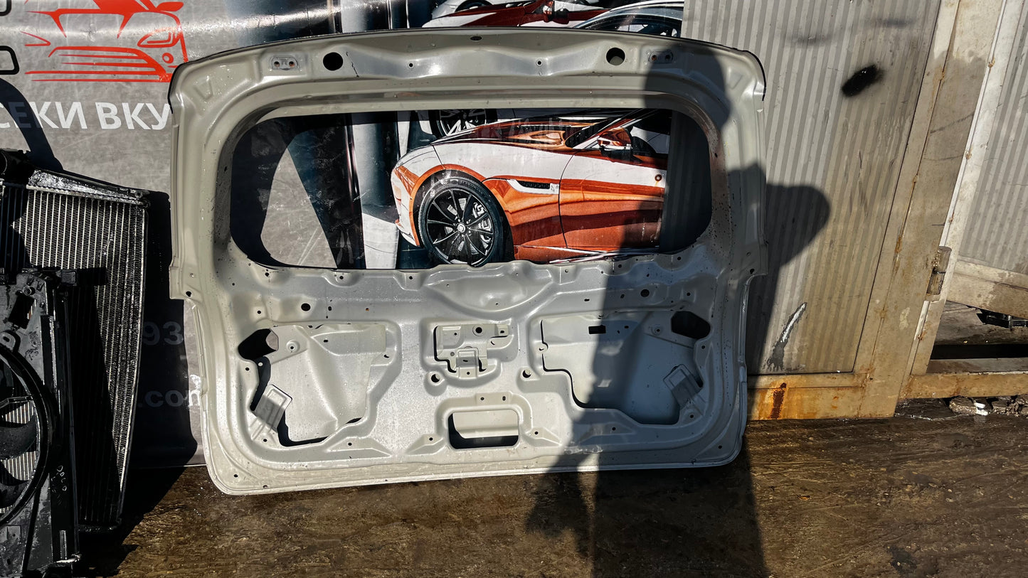 Suzuki Vitara 16- багажна врата