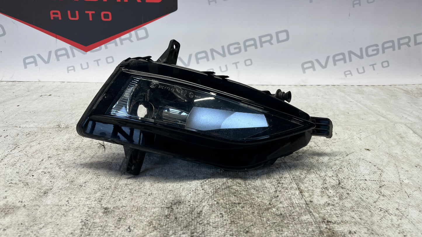 Volkswagen Golf 7 ляв халоген