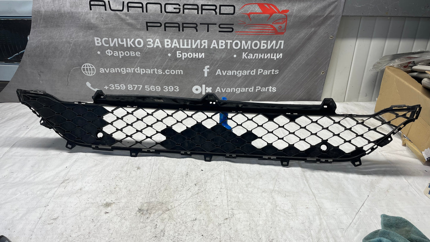 Honda HR-V HEV решетка за предна броня