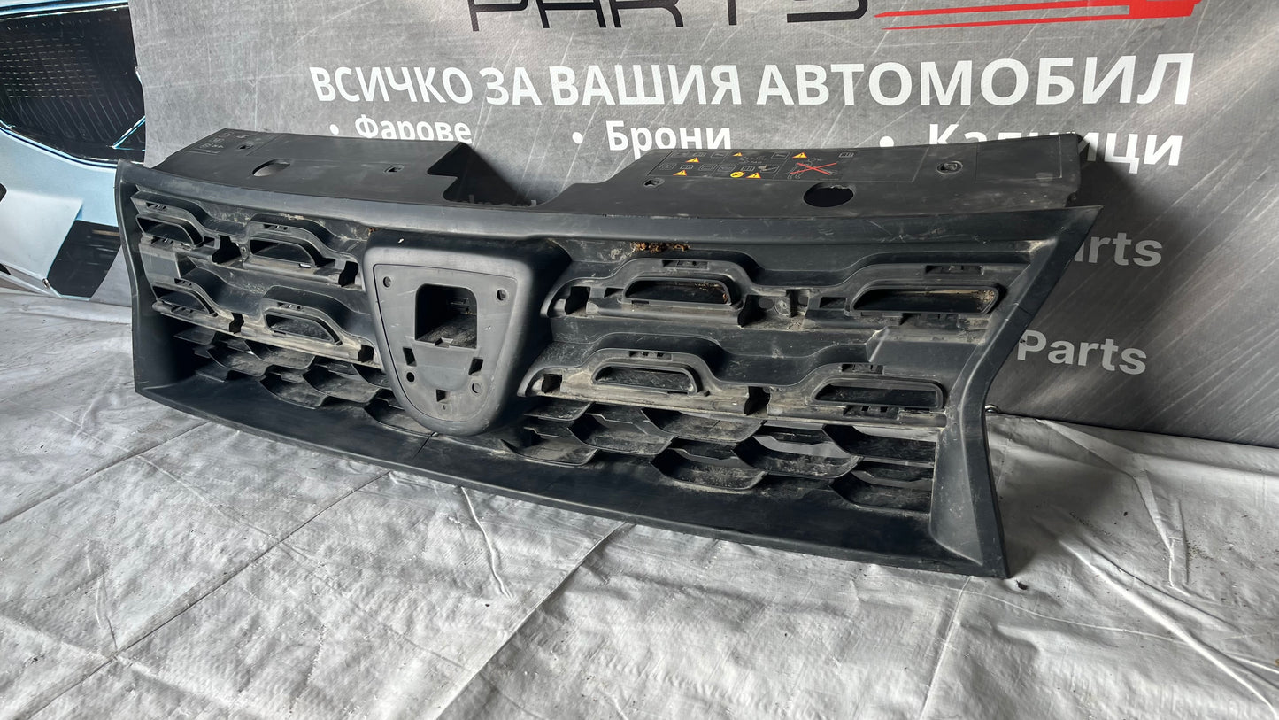 Предна решетка Dacia Duster 2013