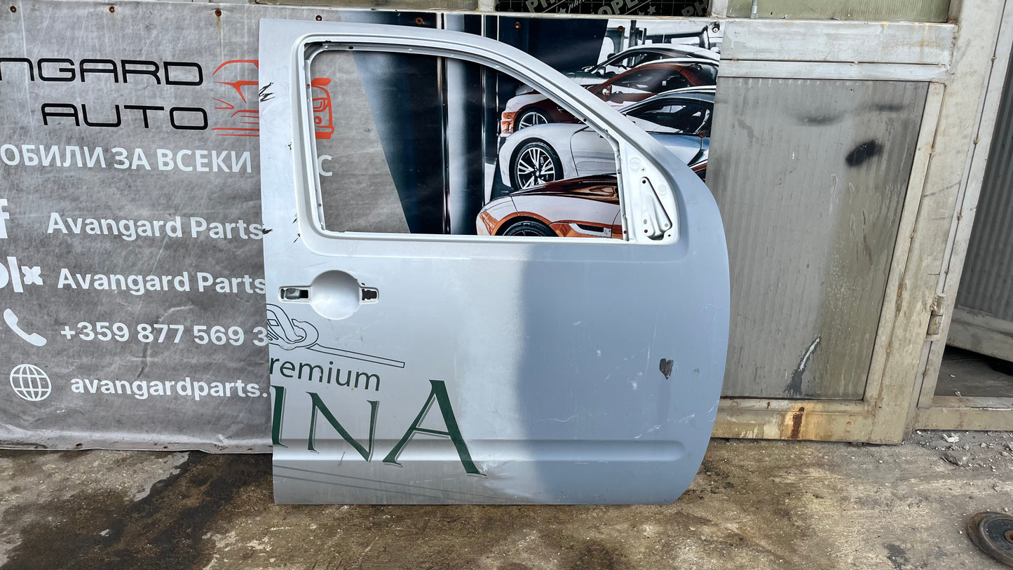 Nissan Pathfinder предна дясна врата