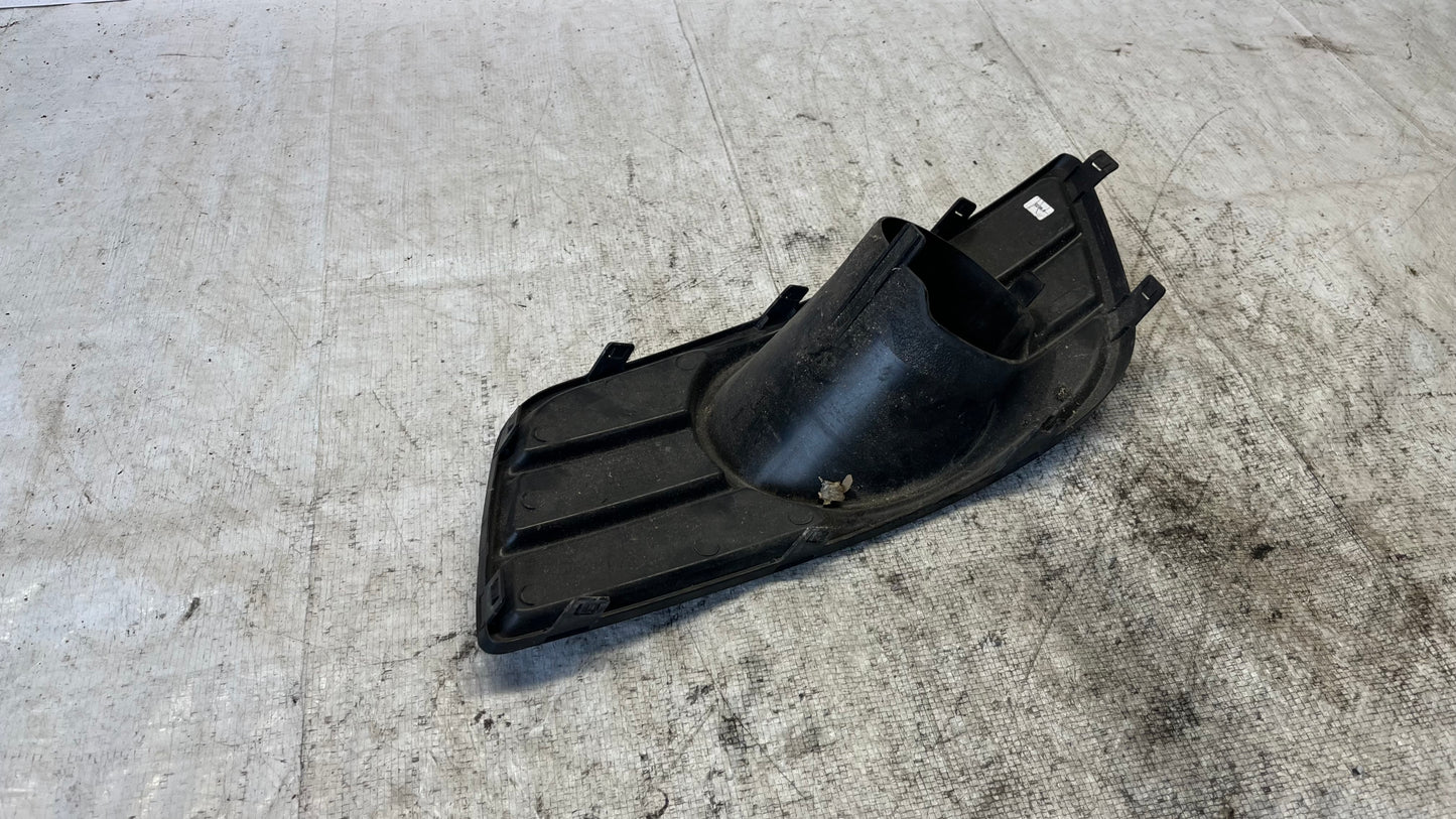 Suzuki SX4 07- дясна решетка за халоген