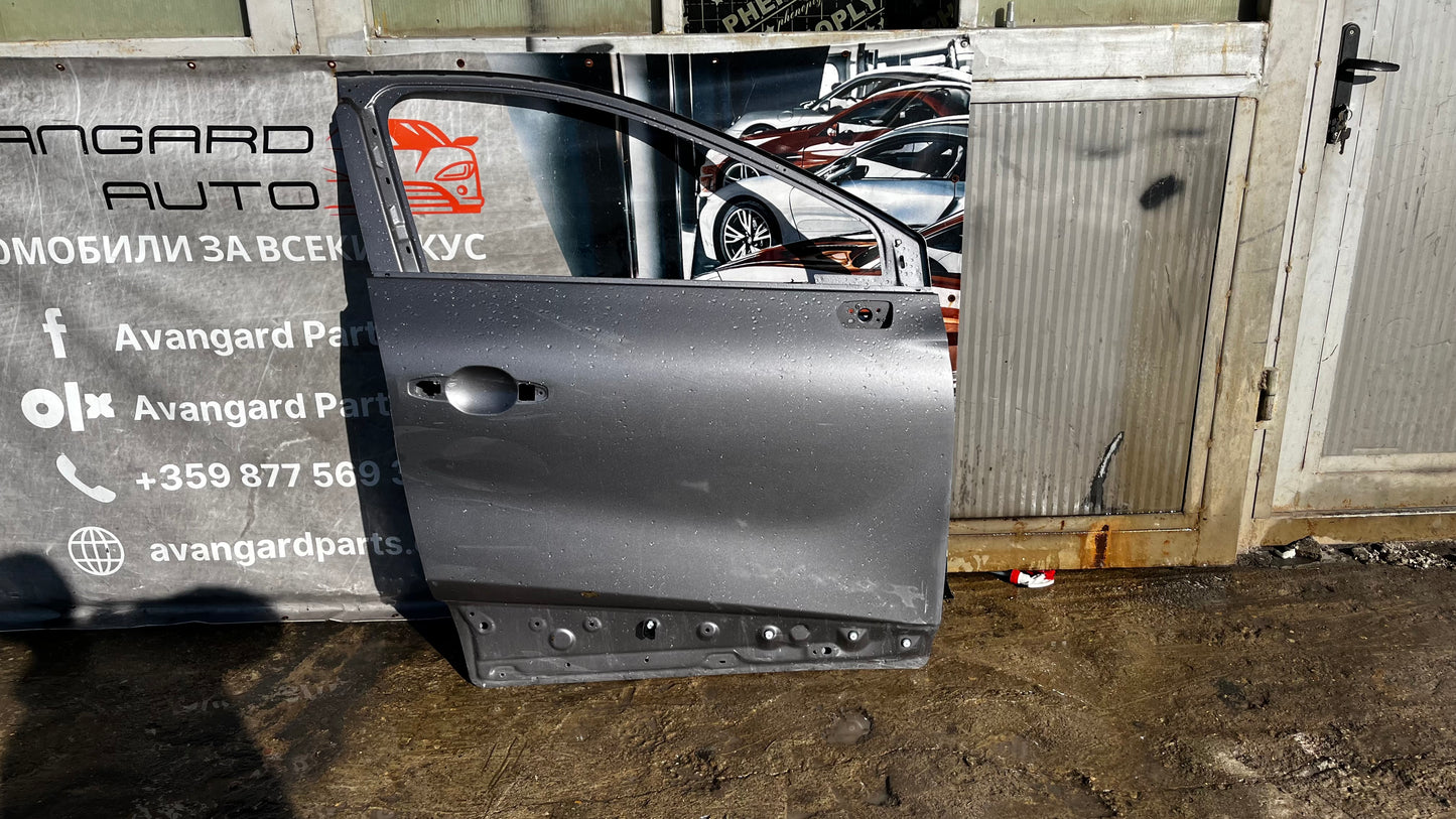 Renault Captur предна дясна врата