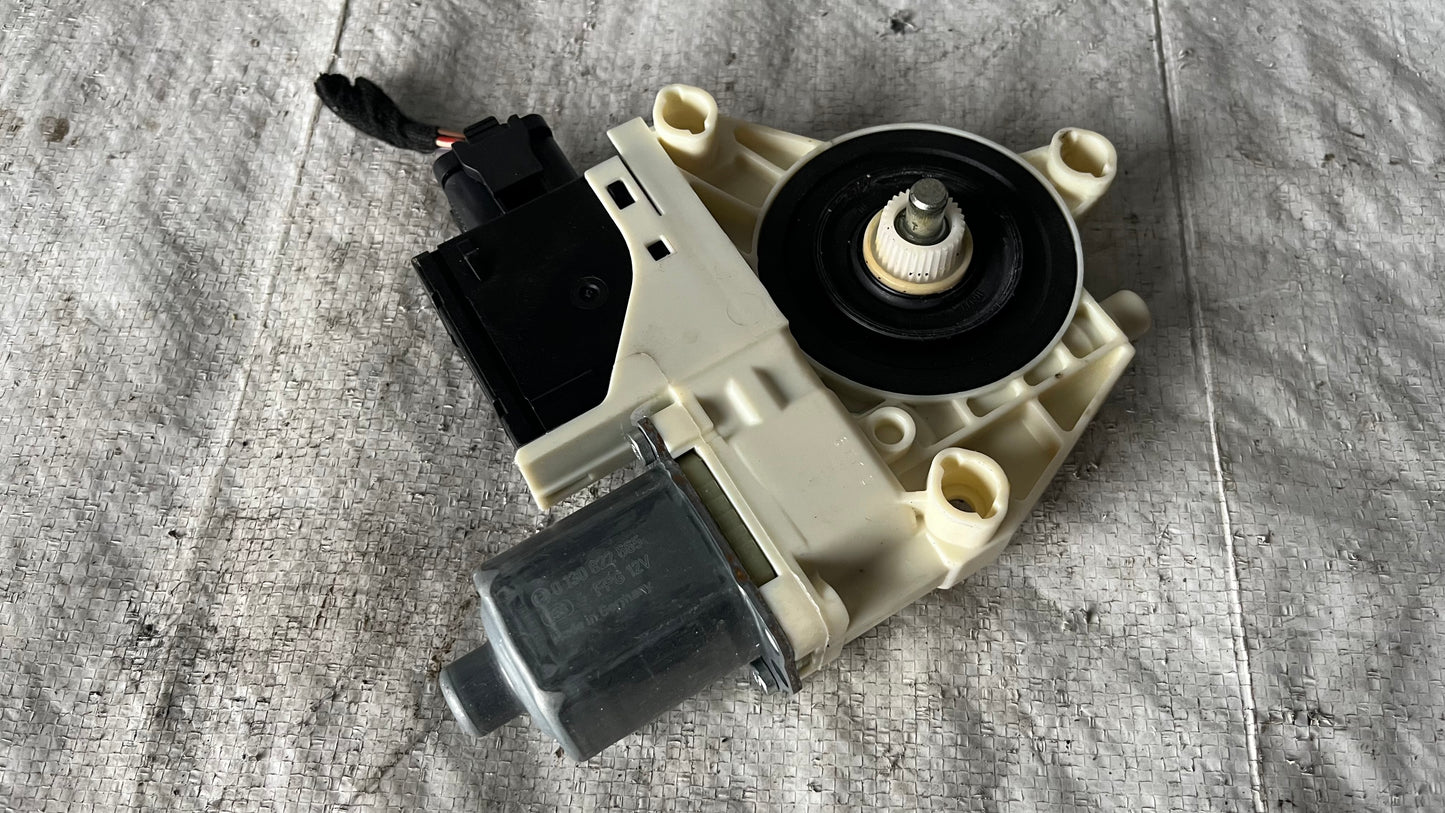 Jeep Renegade 18- моторче стъклоповдигач на предна лява врата