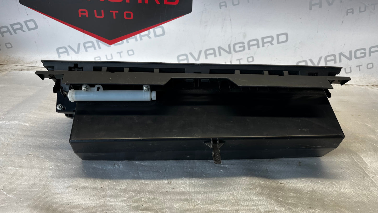 Toyota Verso 13- жабка