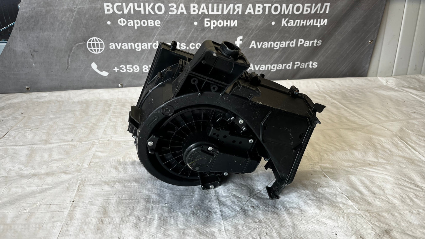 Toyota Yaris 1 панел с вентилатор за парно