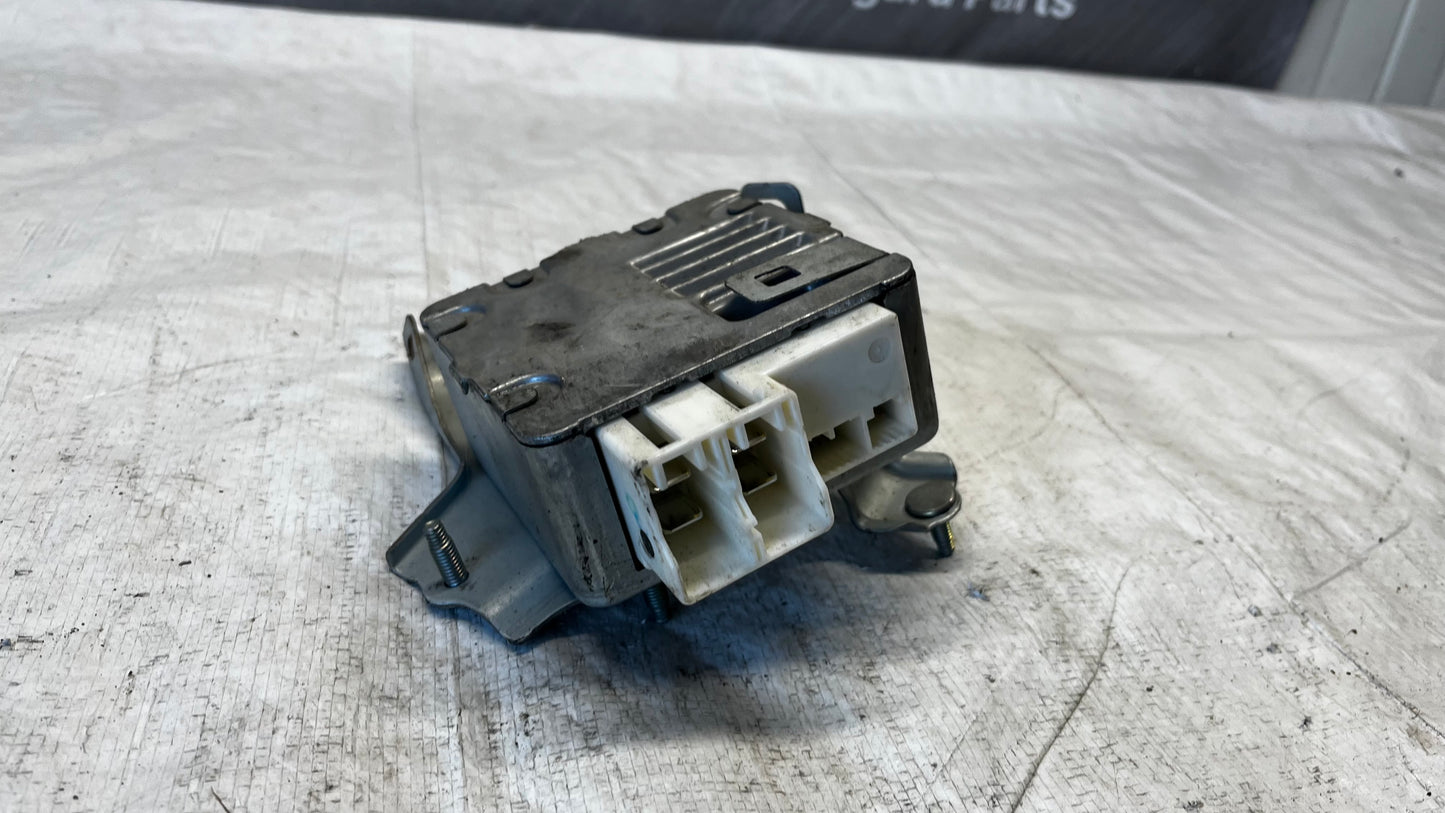 Toyota Yaris 2 модул