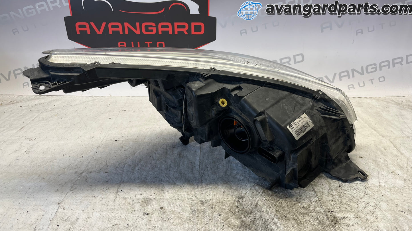 Ford Kuga 13- ляв фар