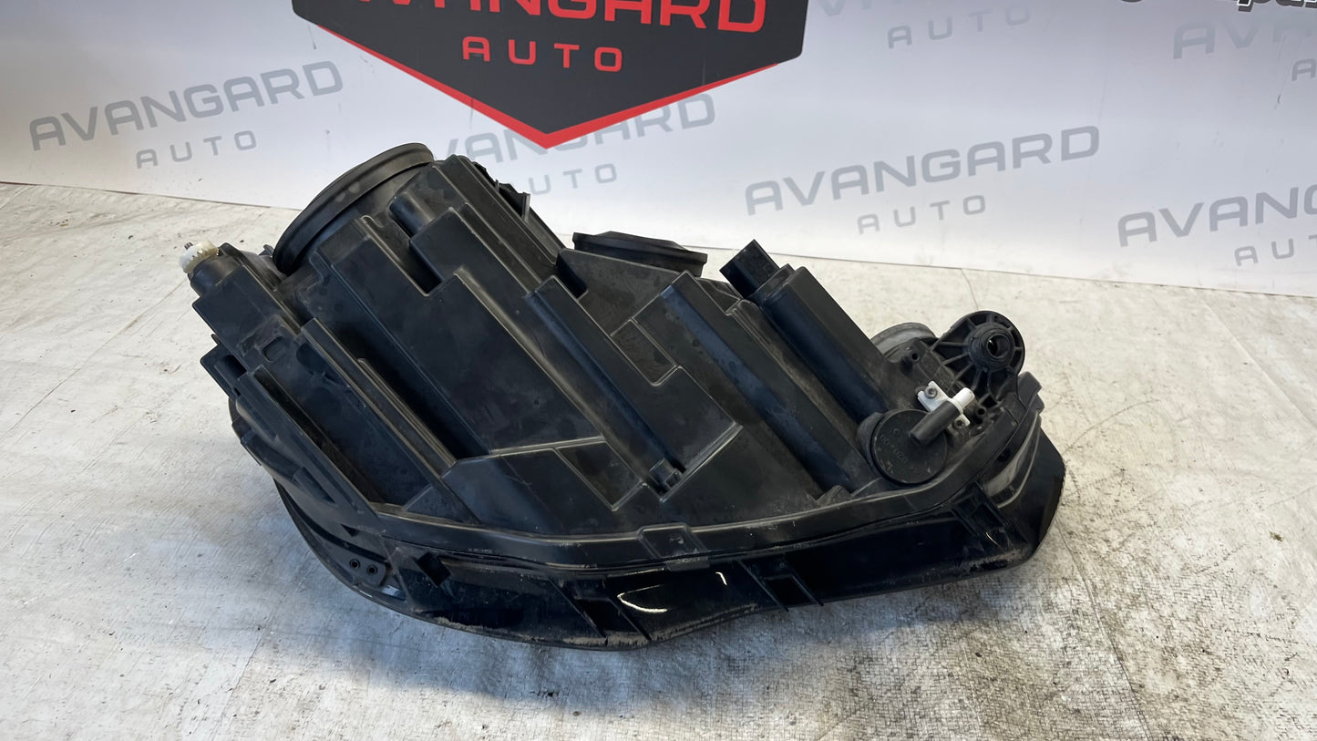 Audi A3 ляв фар