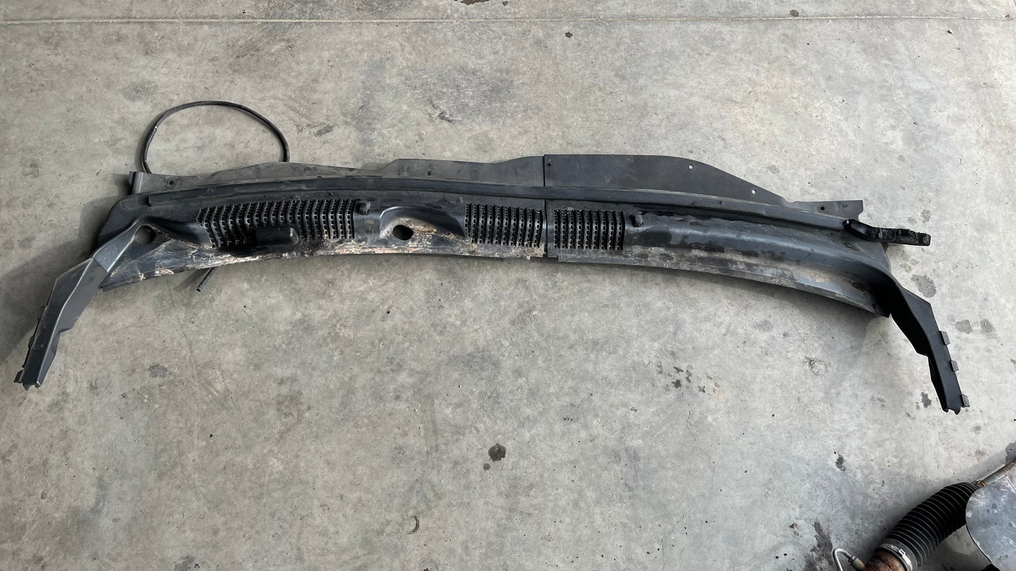 Chevrolet Captiva 06- решетка под чистачки