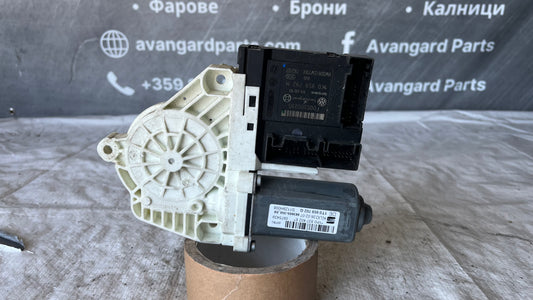 Моторче предно дясно стъкло Seat Leon 2