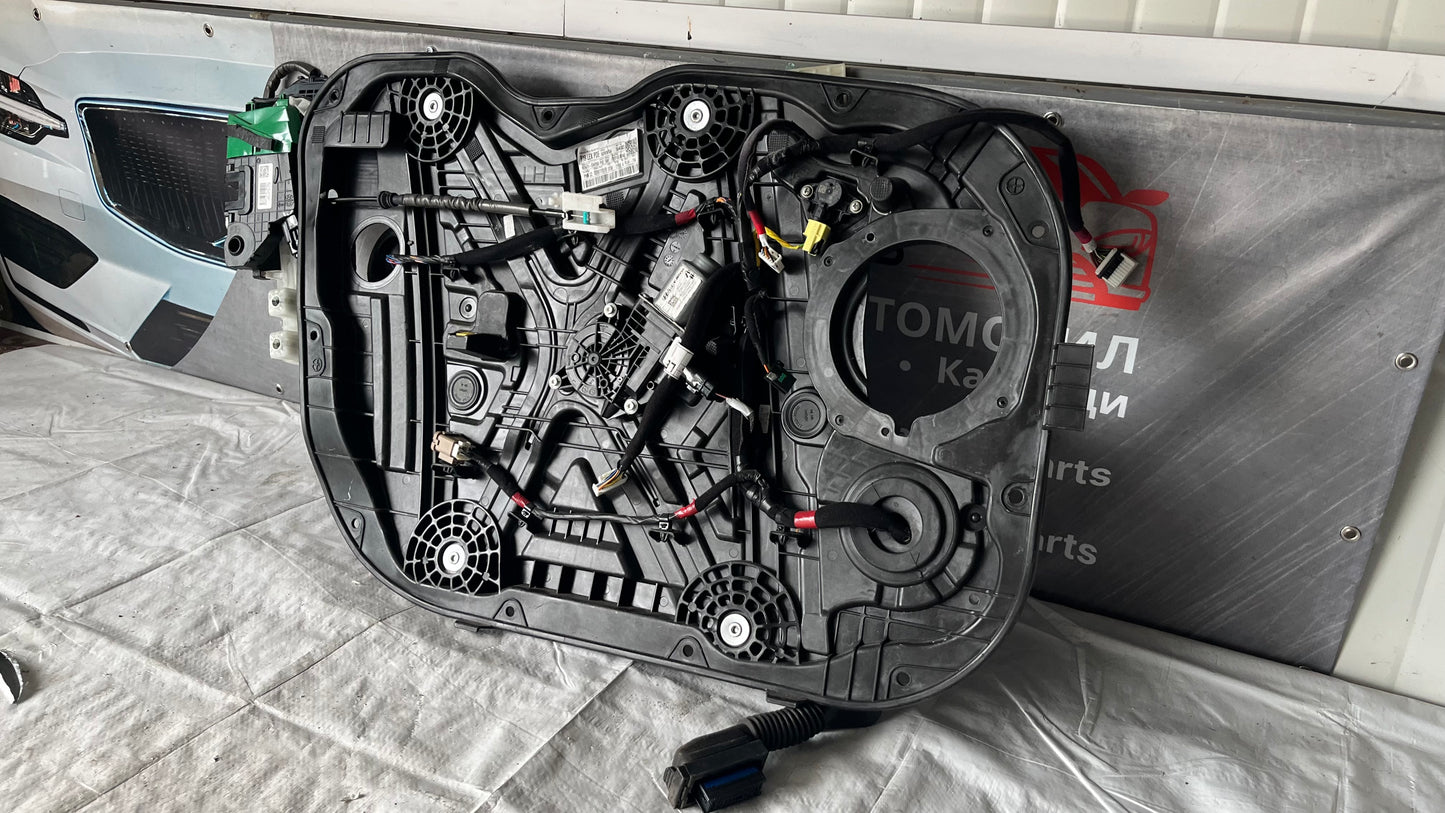 Кора на предна лява врата със стъклоповдигач Hyundai i30 2017-