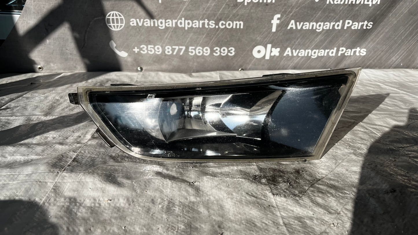 Skoda Fabia 3 десен халоген