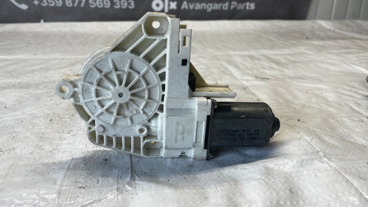 Audi A4 B8 моторче предно ляво стъкло