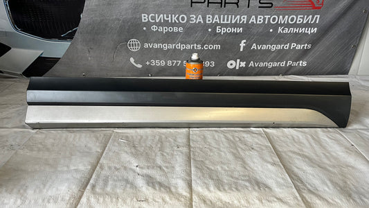 Декоративна лайстна на предна дясна врата Audi Q3 2015-