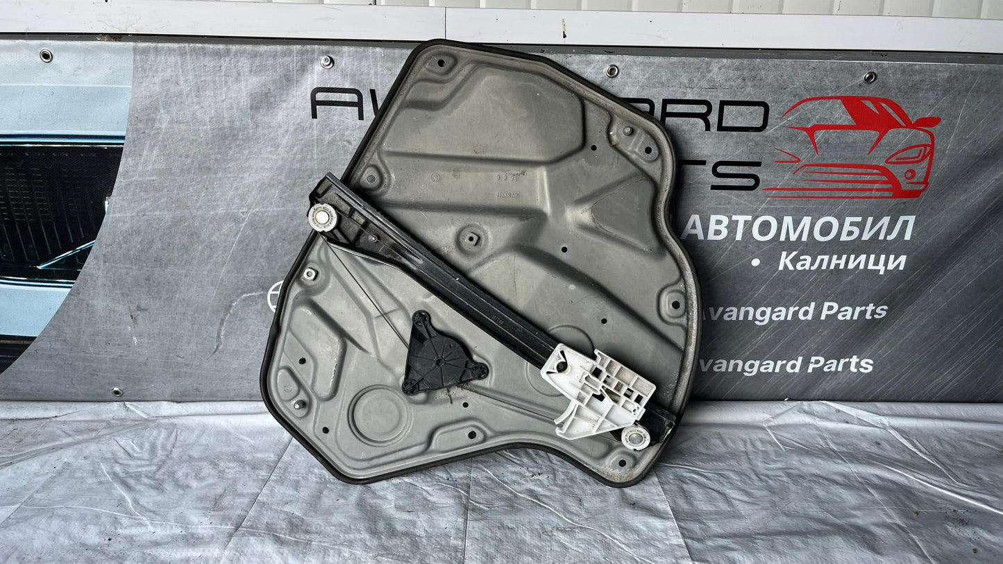 Кора за врата със стъклоповдигачи предна дясна Nissan Qashqai 2006-