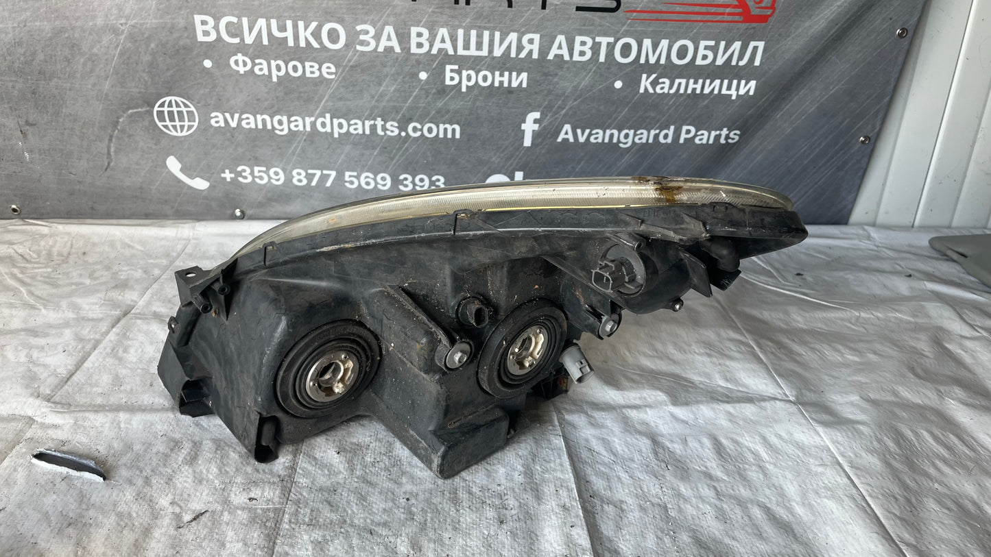 Десен фар Toyota Corolla Verso