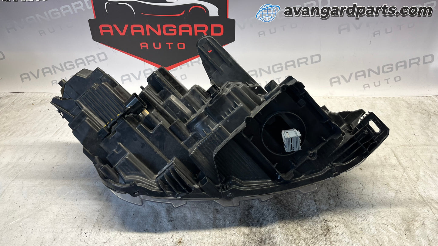 Ford Mustang Mach-E 21- ляв фар