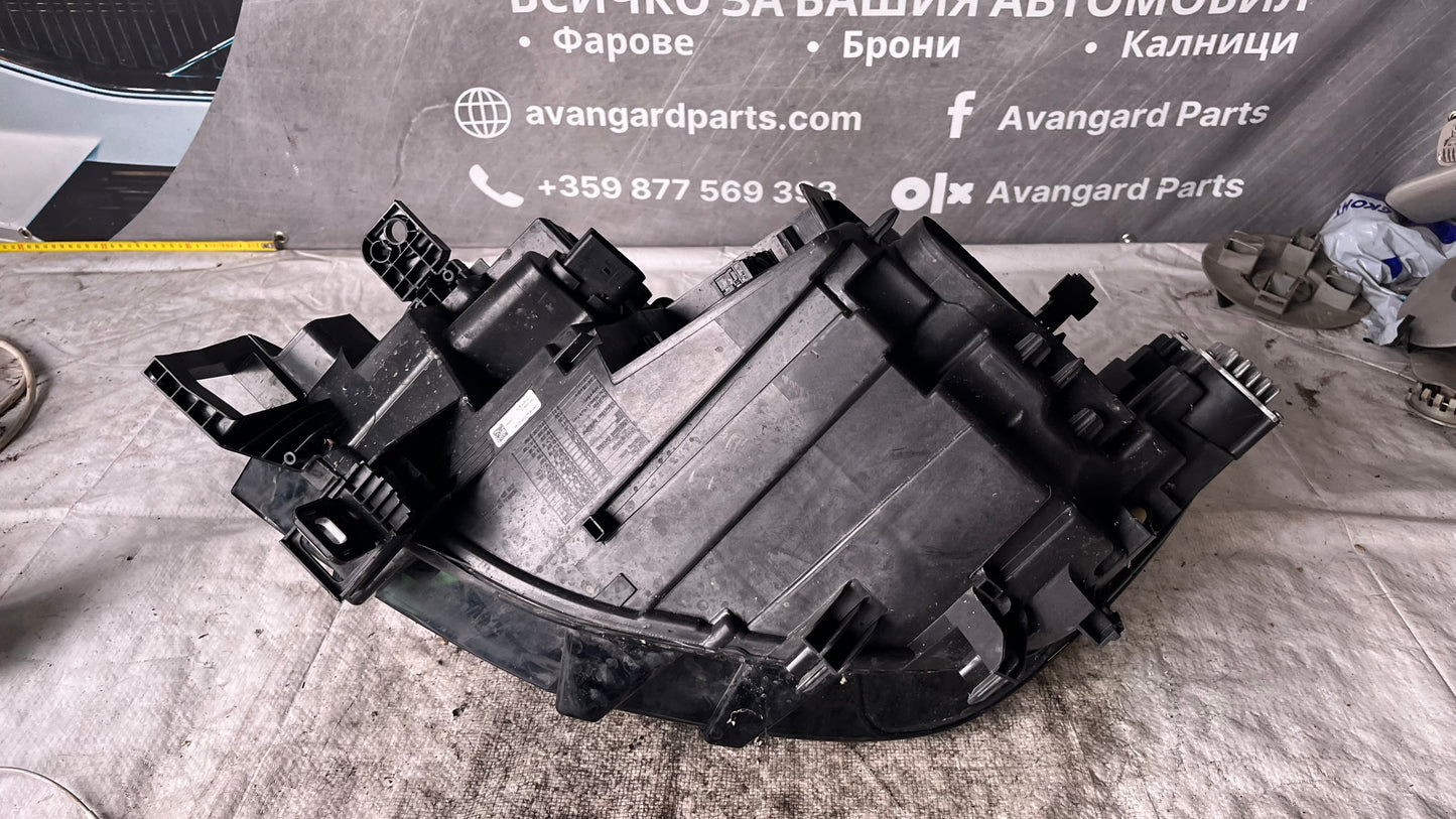 Volkswagen ID4 десен фар