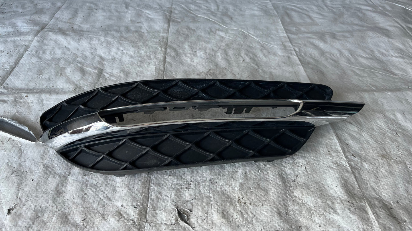 Лява решетка за предна броня Mercedes C W204