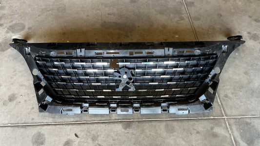 Peugeot 3008 5008 2 предна решетка