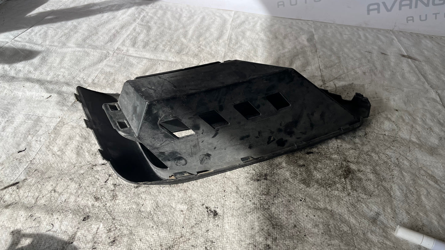 Volkswagen Crafter дясна решетка за халоген