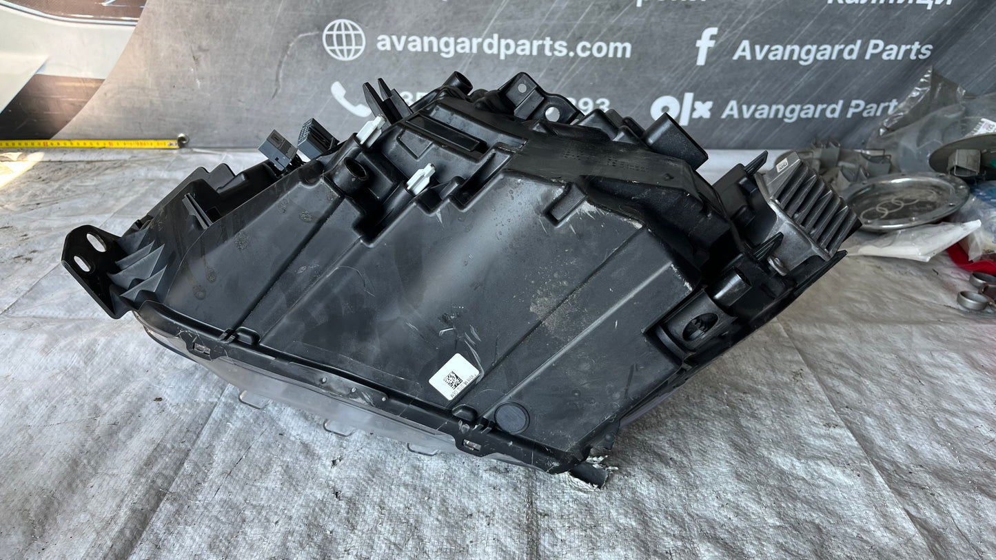 Volvo V40/XC40 десен фар
