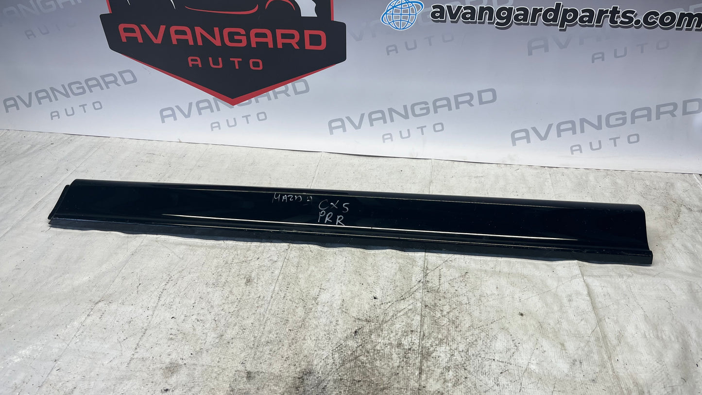 Декоративна лайстна за предна дясна врата Mazda CX-5 2023-