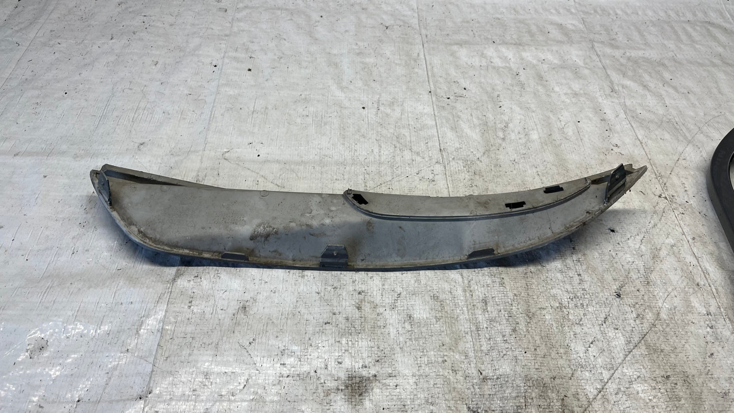 Ford Kuga 09- решетка дясна предна броня