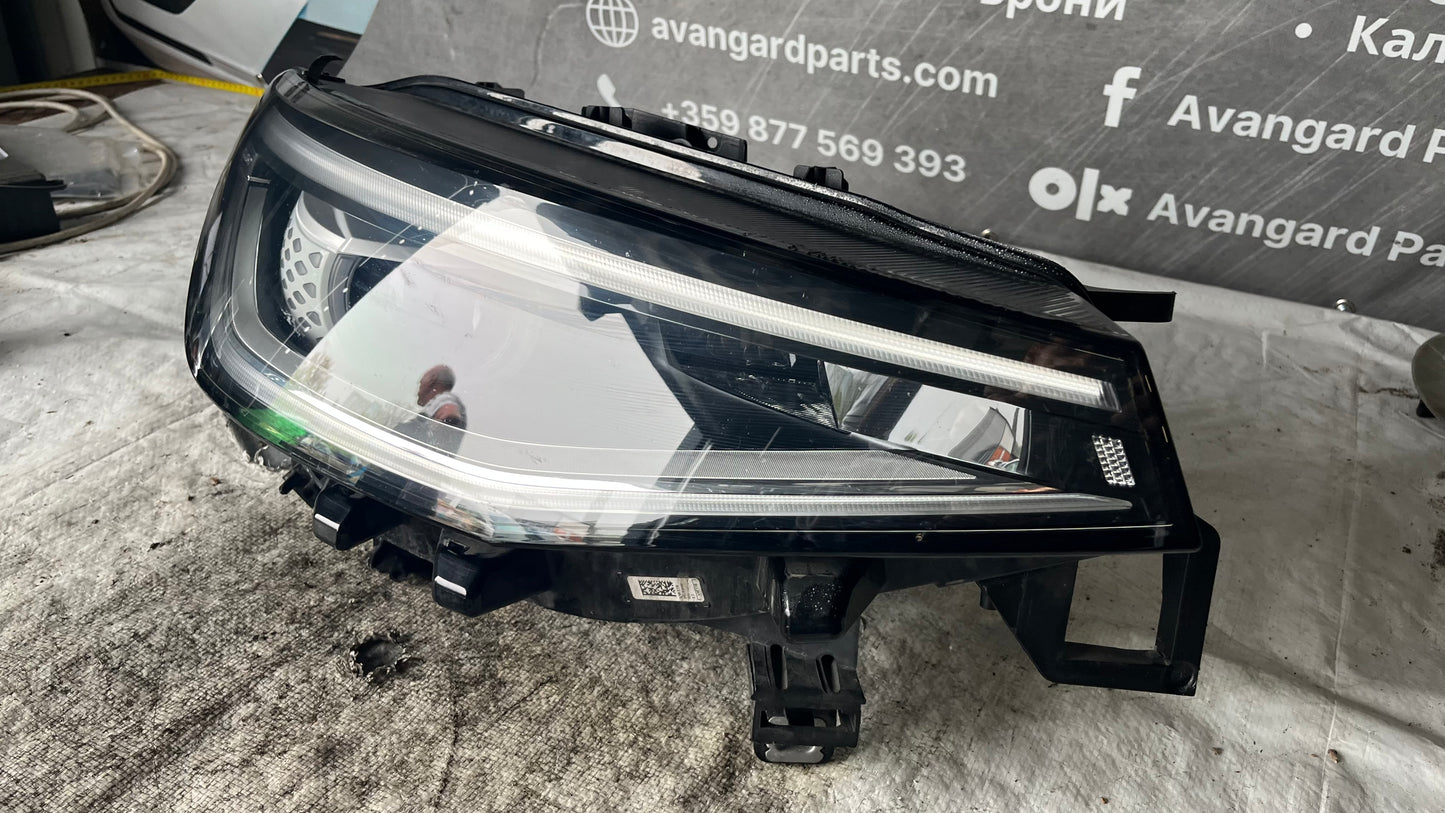 Volkswagen ID4 десен фар