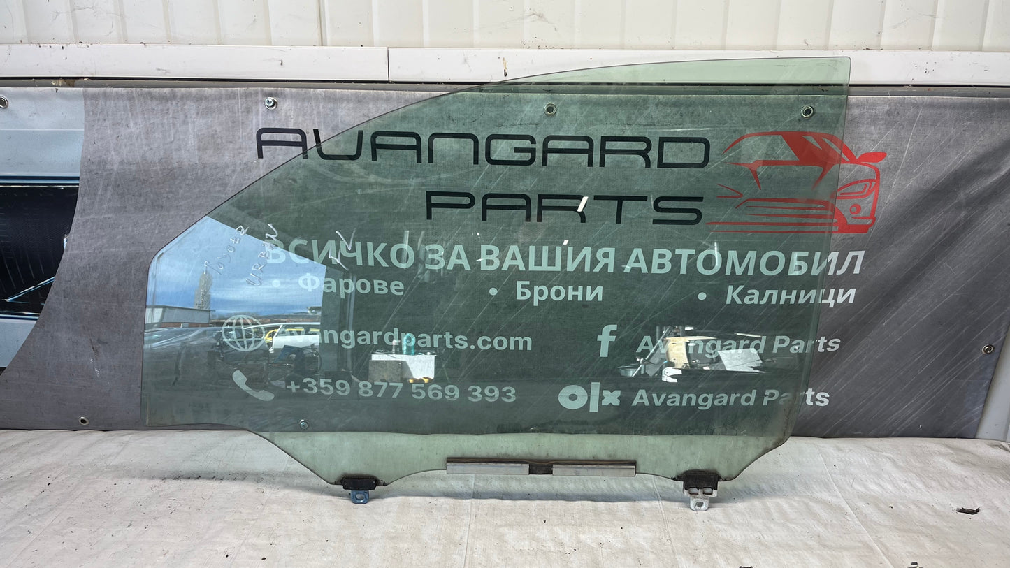 Toyota Urban Cruiser 09- стъкло предно ляво