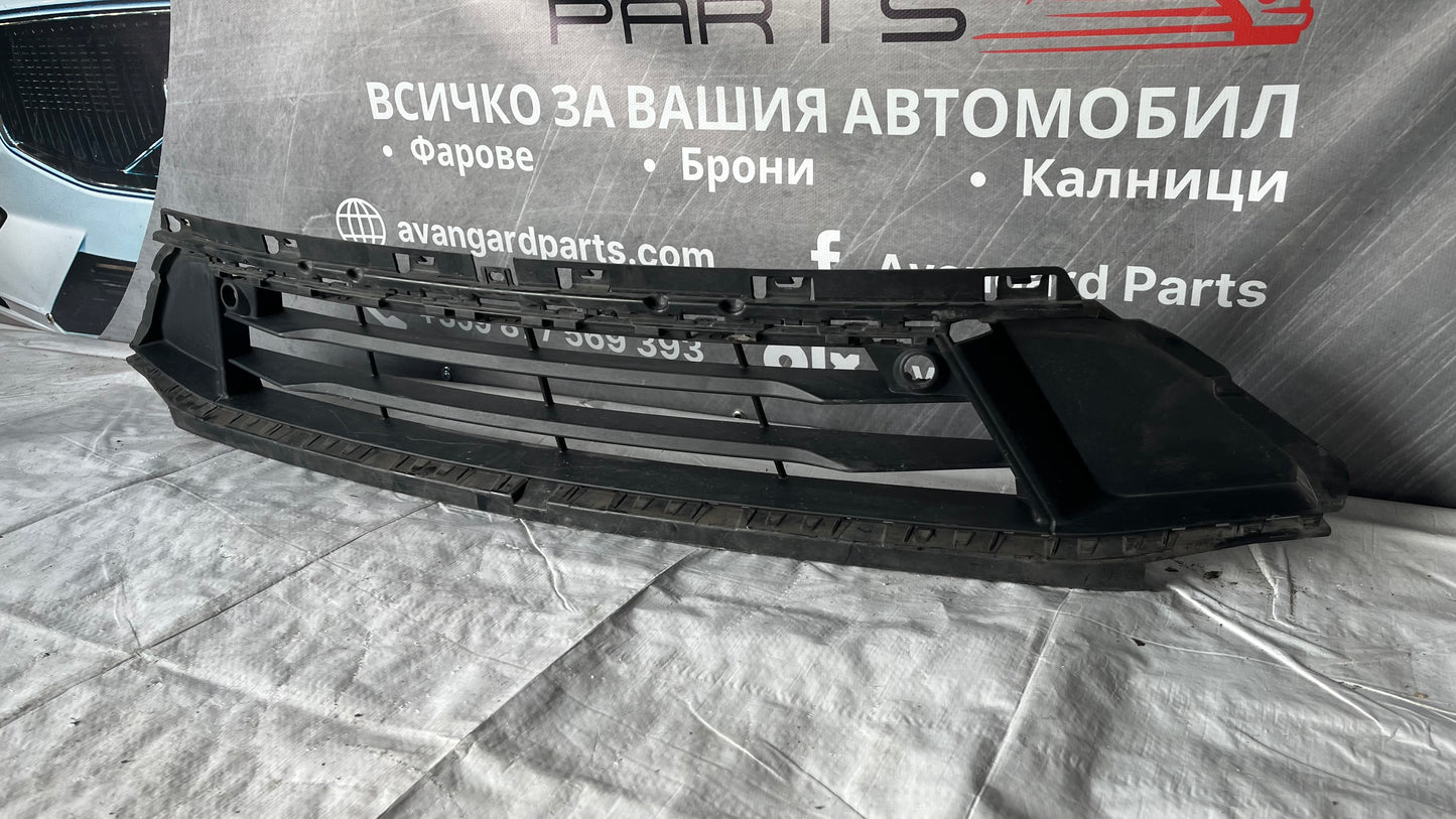 Предна решетка BMW 2 F46 2015-